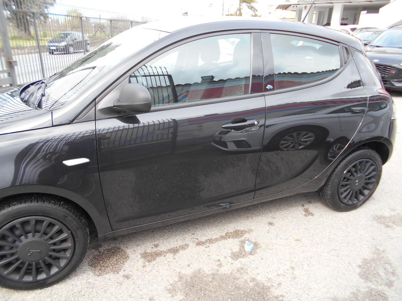 Lancia Ypsilon 1.2 69 CV 5 porte GPL Ecochic Elefantino Blu