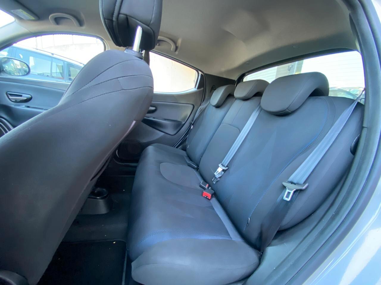 Lancia Ypsilon 1.2 69 CV 5 porte S&S Platinum