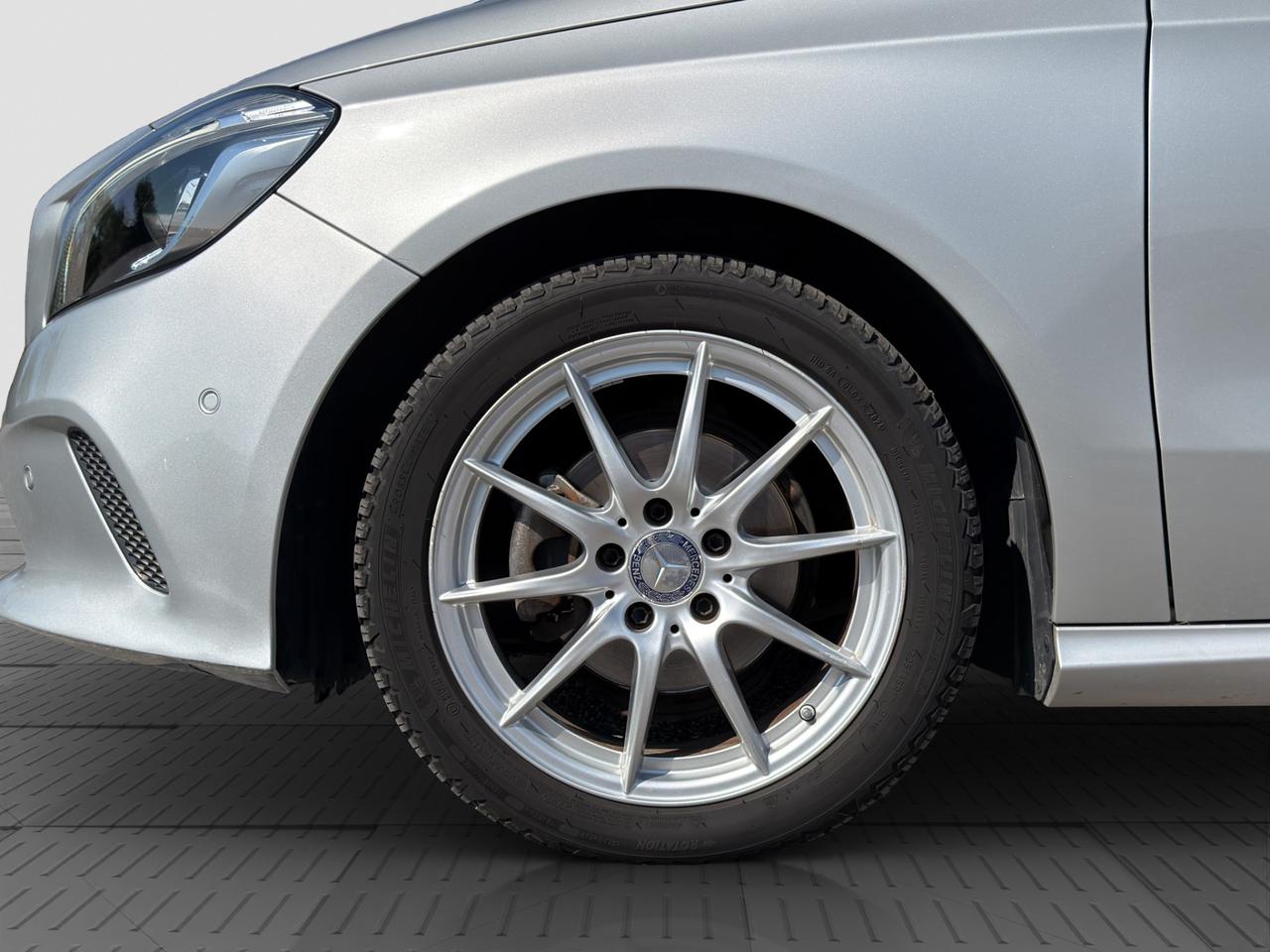 MERCEDES Classe A (W176) A 180 d Automatic Sport