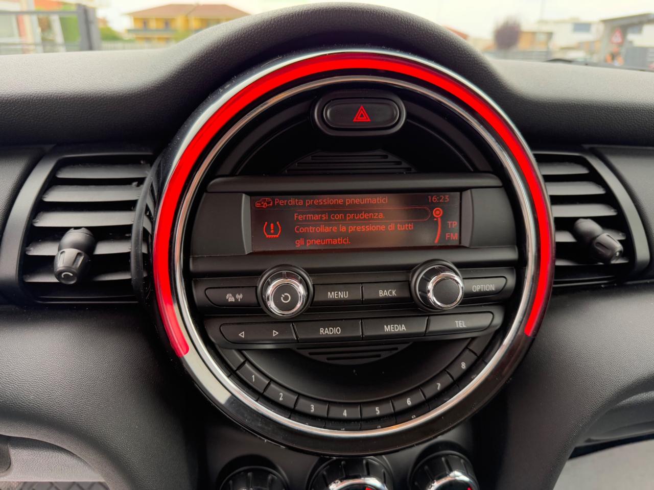 Mini 1.5 Cooper D 5 porte OK NEOPATENTATI EURO6