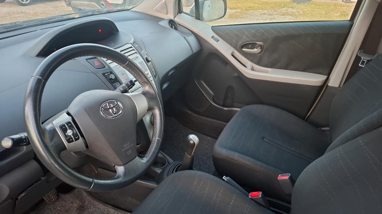 Toyota Yaris 1.3 5 porte Navi
