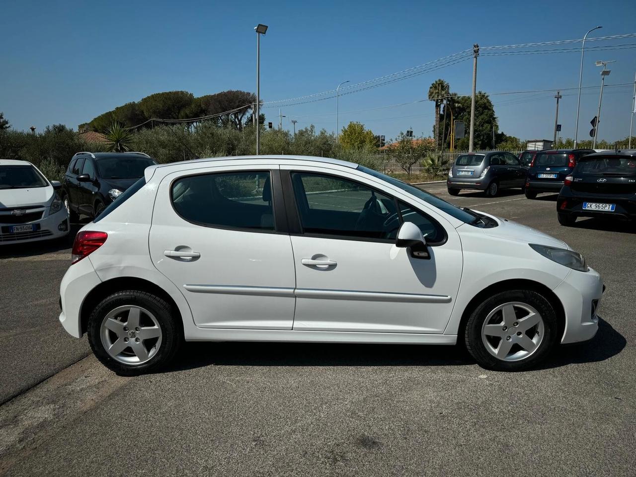 Peugeot 207 1.4 BENZ 5 PORTE NEOPATENTATI 2011