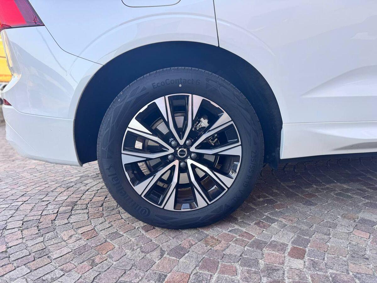 Volvo XC60 2.0 b4 Core awd auto