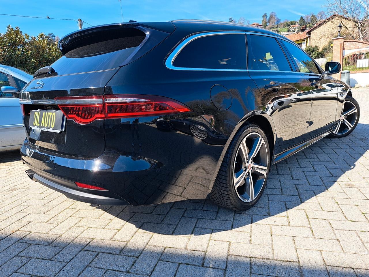 Jaguar XF 2.0 D 180 CV aut. R-Sport/FULL /FULL OPTIONAL