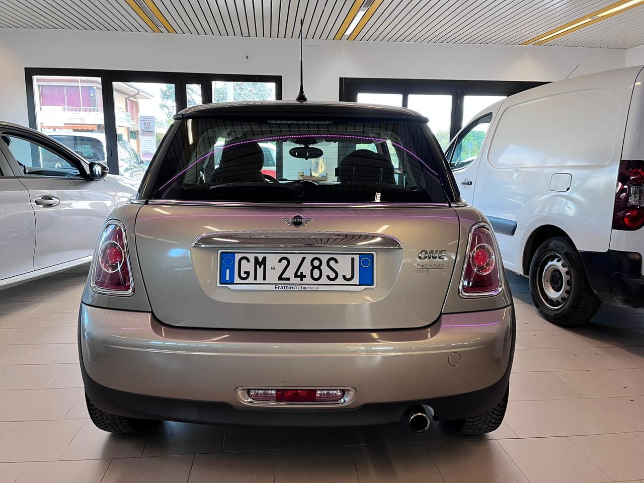 Mini 1.6 16V One (72kW)