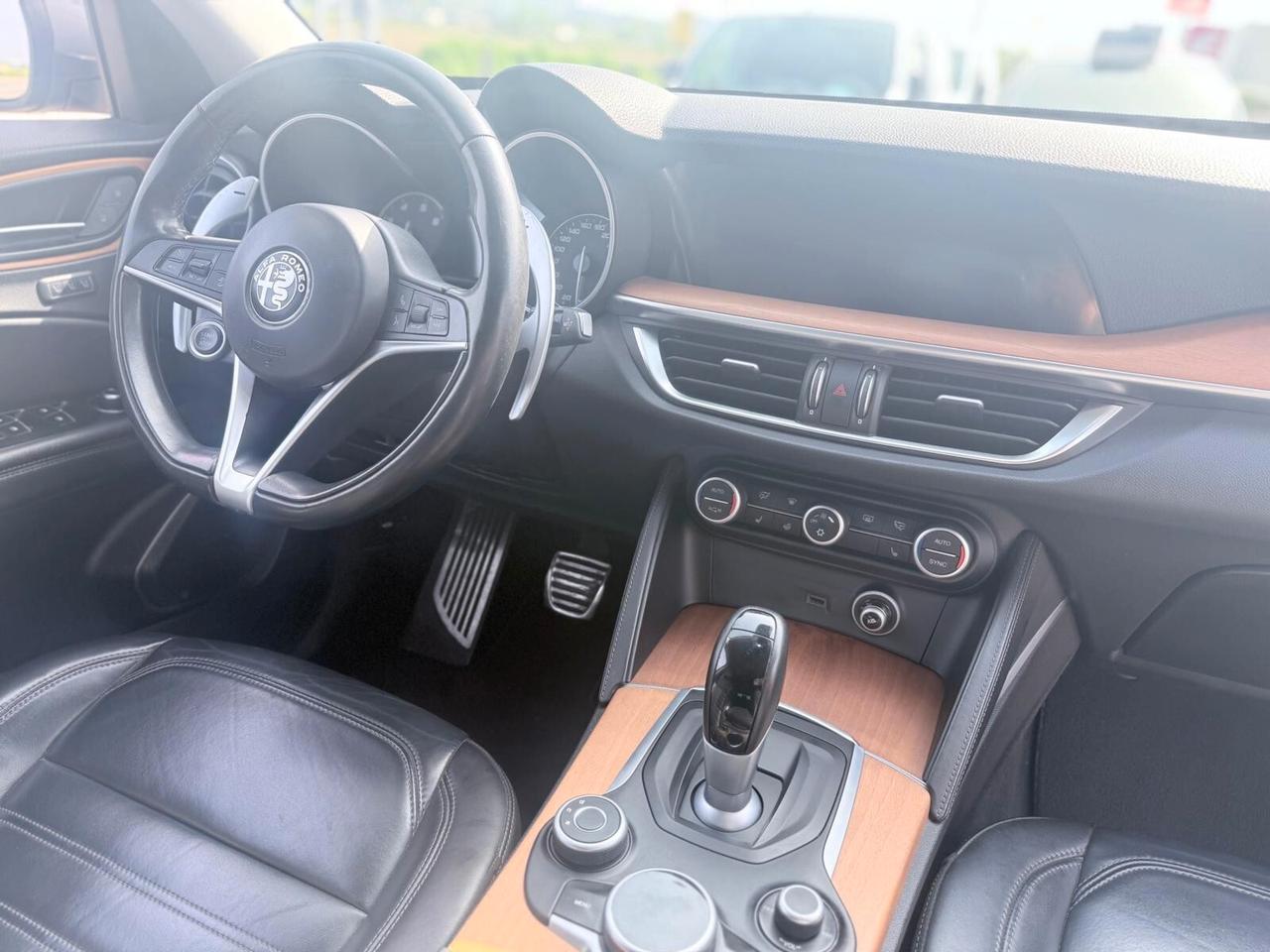 Alfa Romeo Stelvio 2.0 Turbo 280 CV AT8 Q4 GANCIO TRAINO