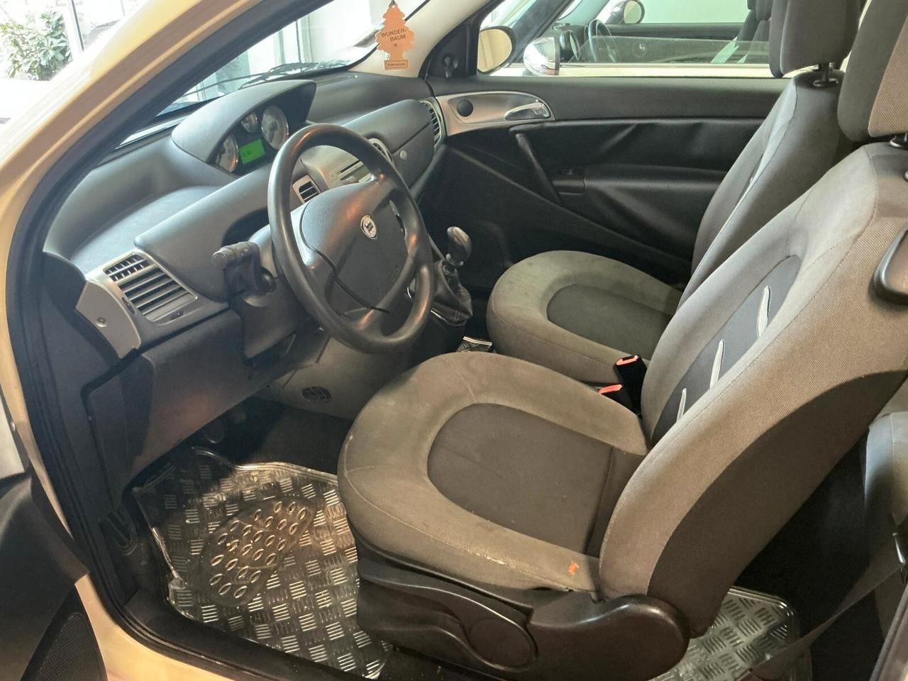 Lancia Ypsilon 1.4 Argento