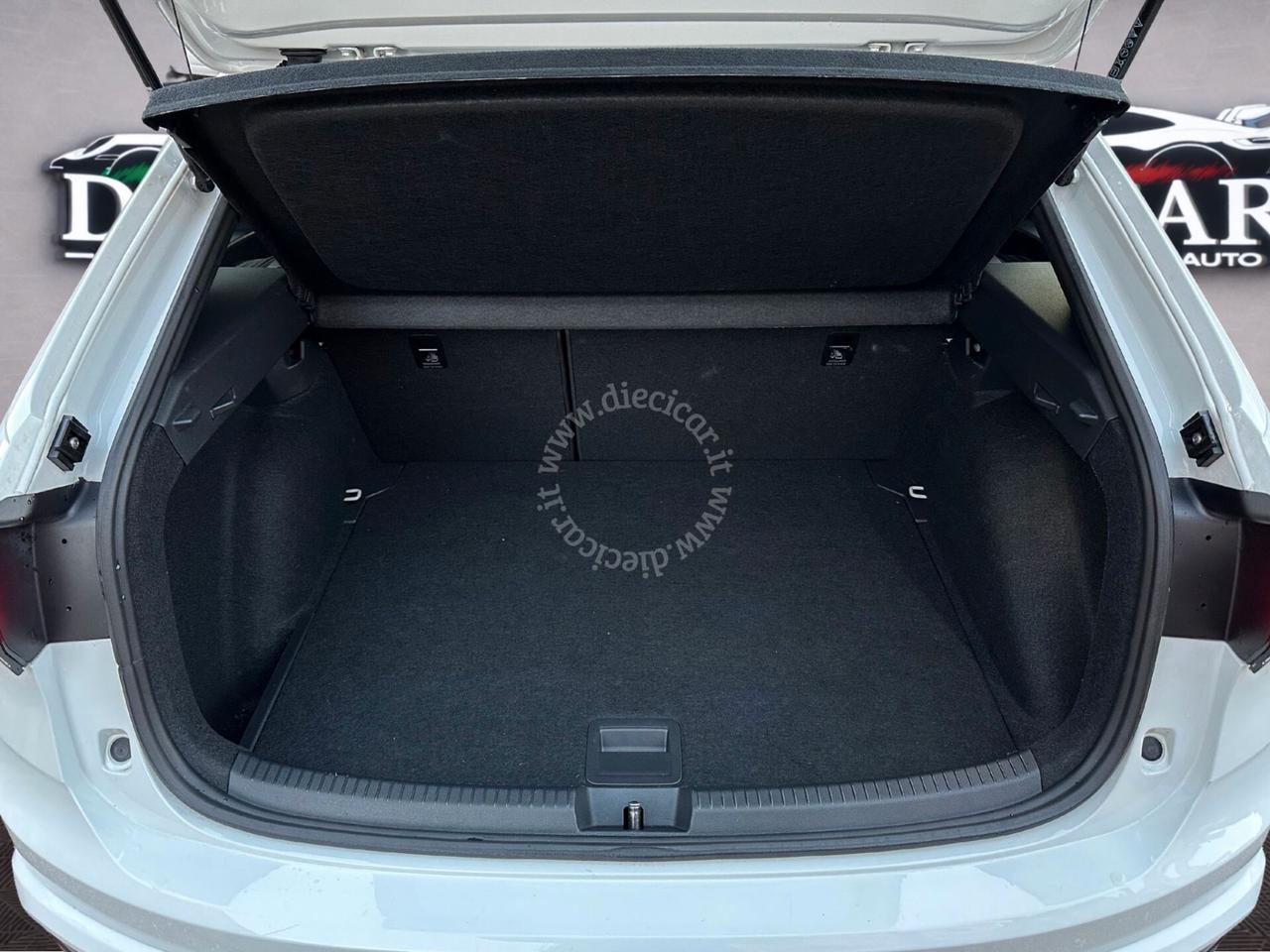 Volkswagen Taigo 1.0 TSI 115 CV DSG R-Line Plus TETTO MATRIX KEY-LESS