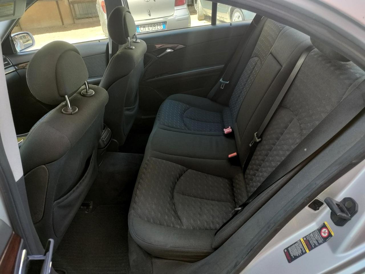 Mercedes-benz E 200 K METANO leggere annuncio