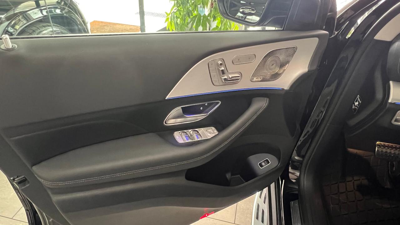 MERCEDES GLE 300 D TOTAL BLACK