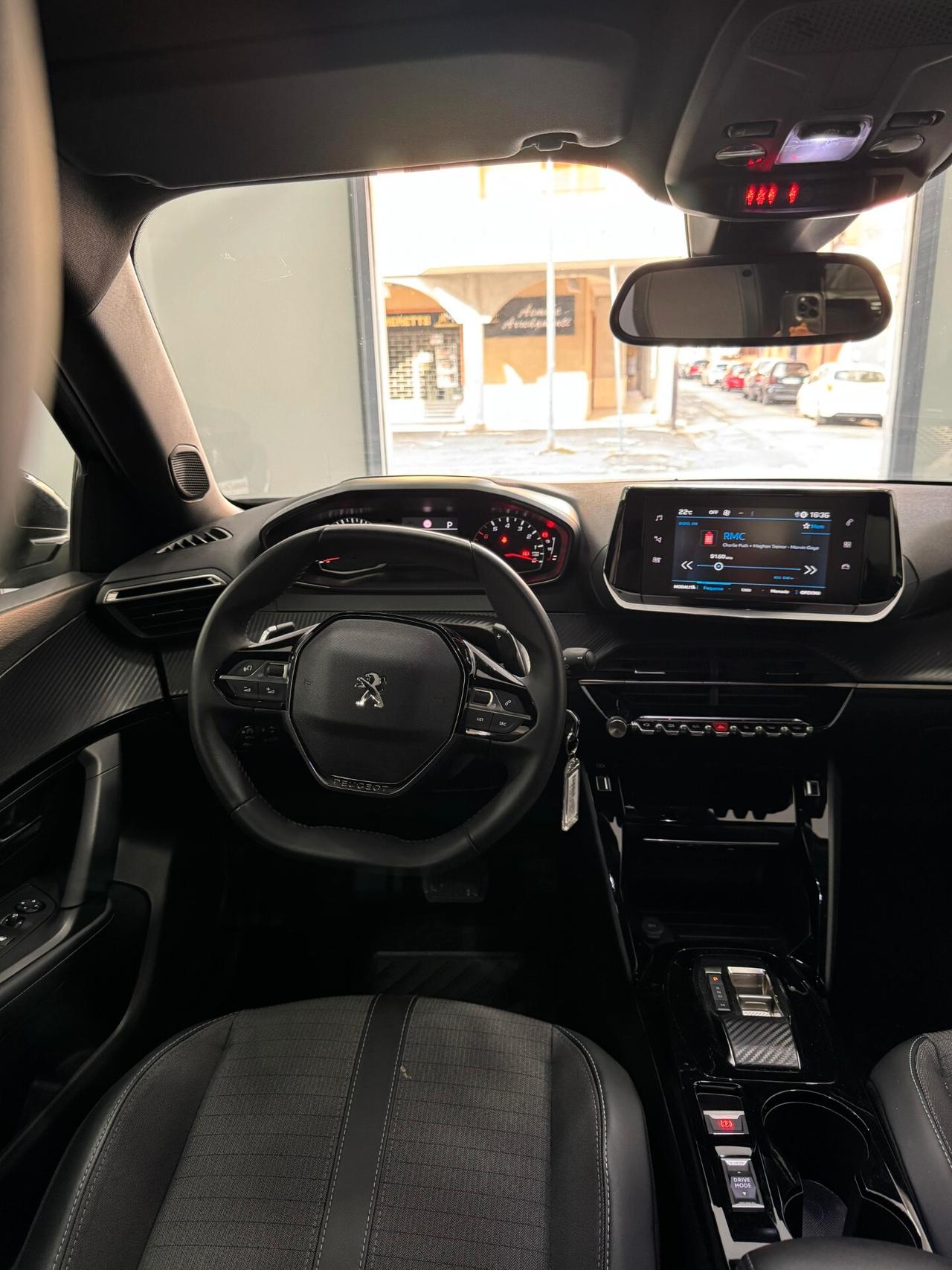Peugeot 2008 PureTech 100 S&S Allure