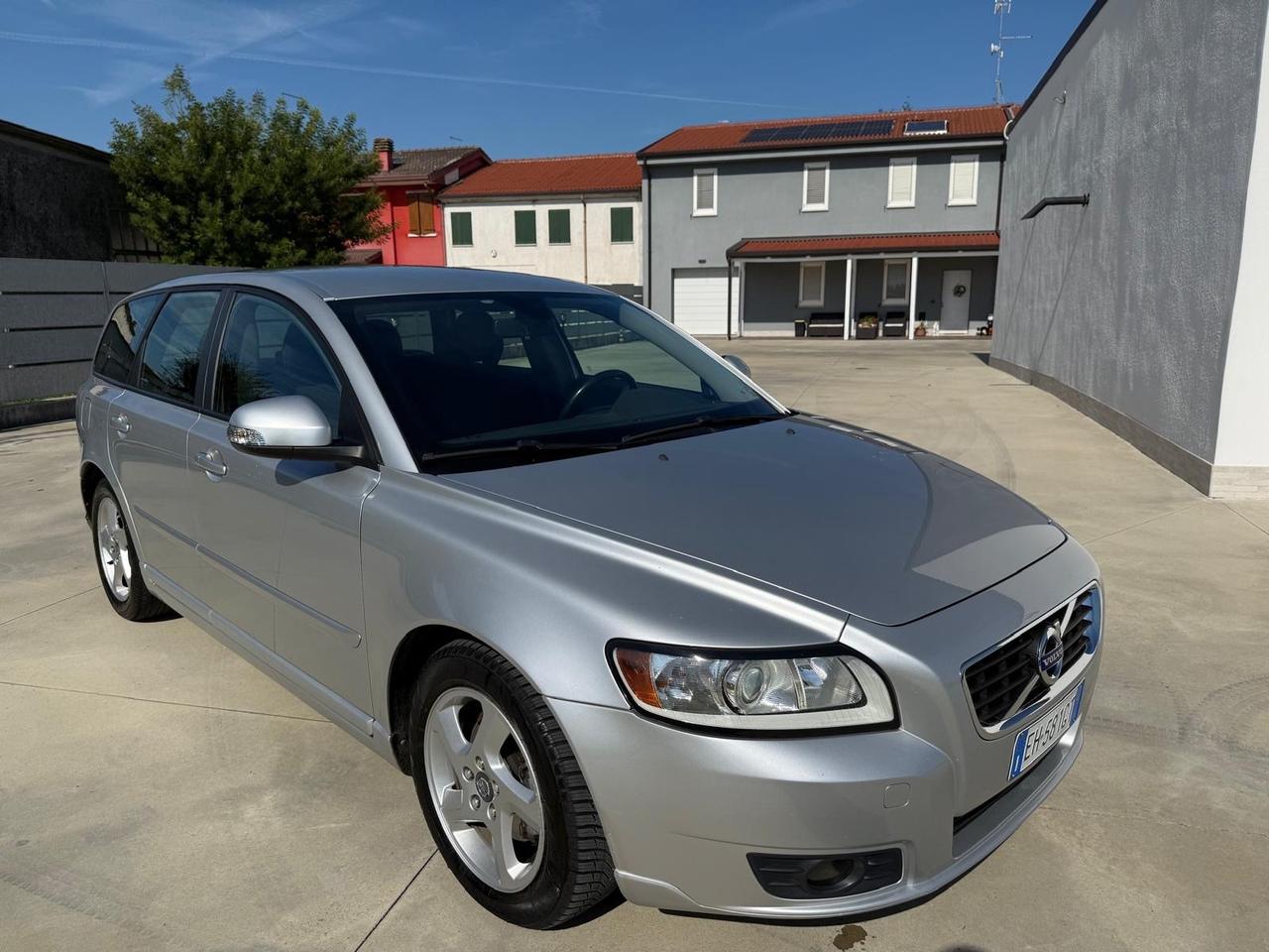 Volvo V50 D2 summum