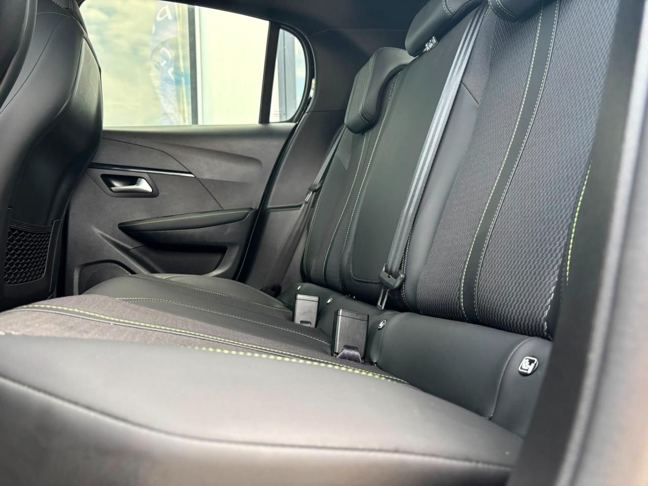 Peugeot 208 GT Hybrid 110 e-DCS6 SPOTICAR