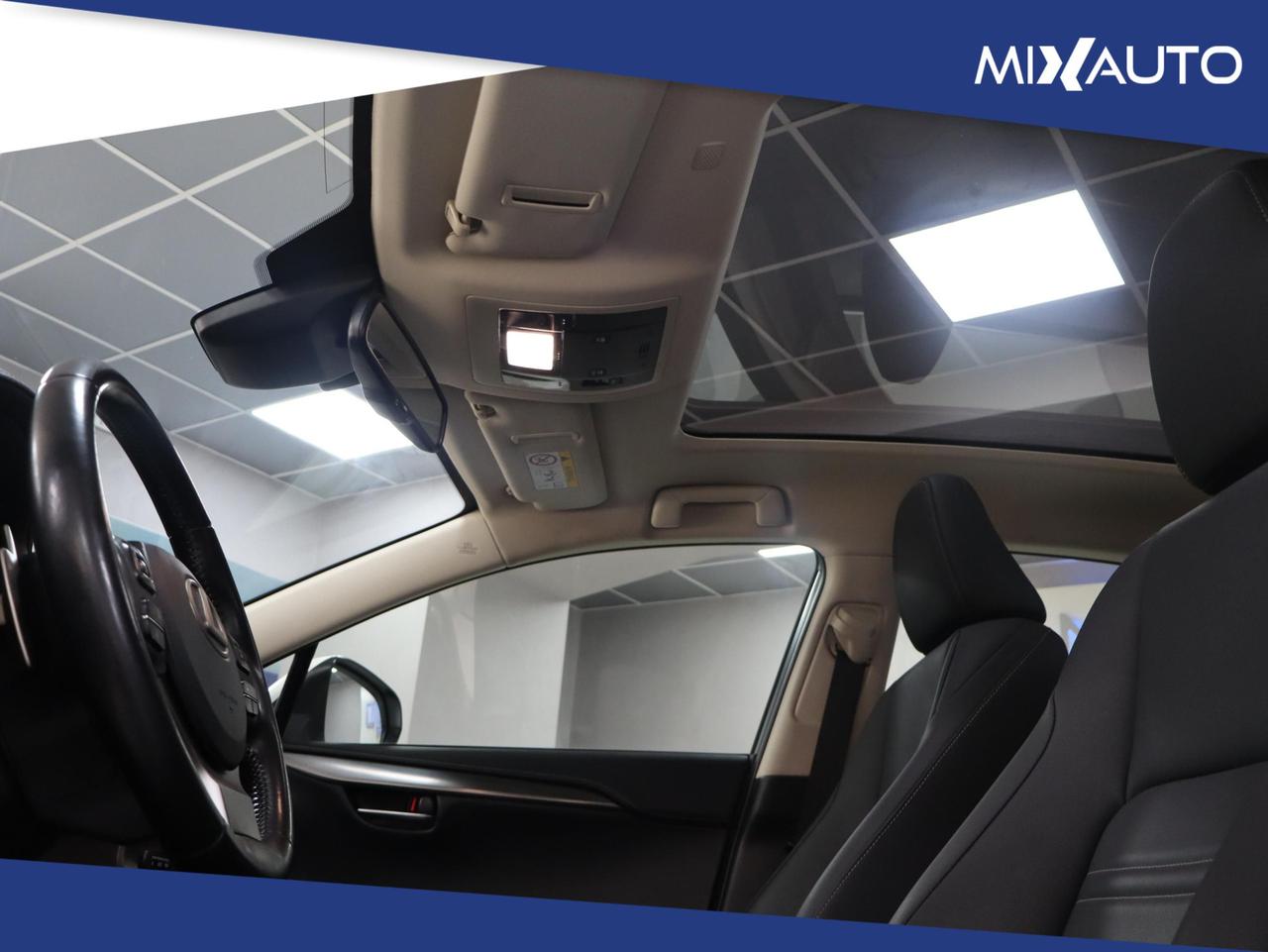 Lexus NX 300h 2.5 Premium 4WD AUTO