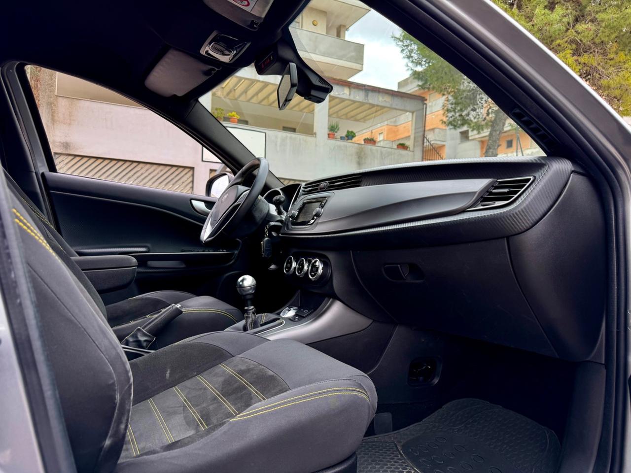 Alfa Romeo Giulietta Sport Carbon look