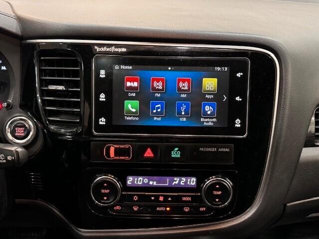 Mitsubishi Outlander 2.2 DI-D 4WD Instyle Plus SDA 7 posti