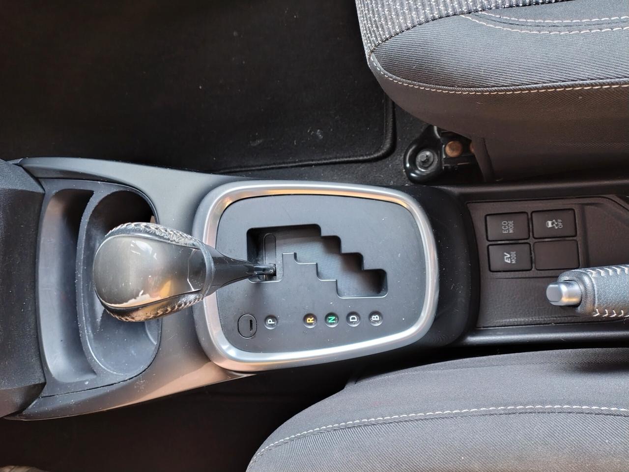 Toyota Yaris 1.5 Hybrid 5 porte Lounge