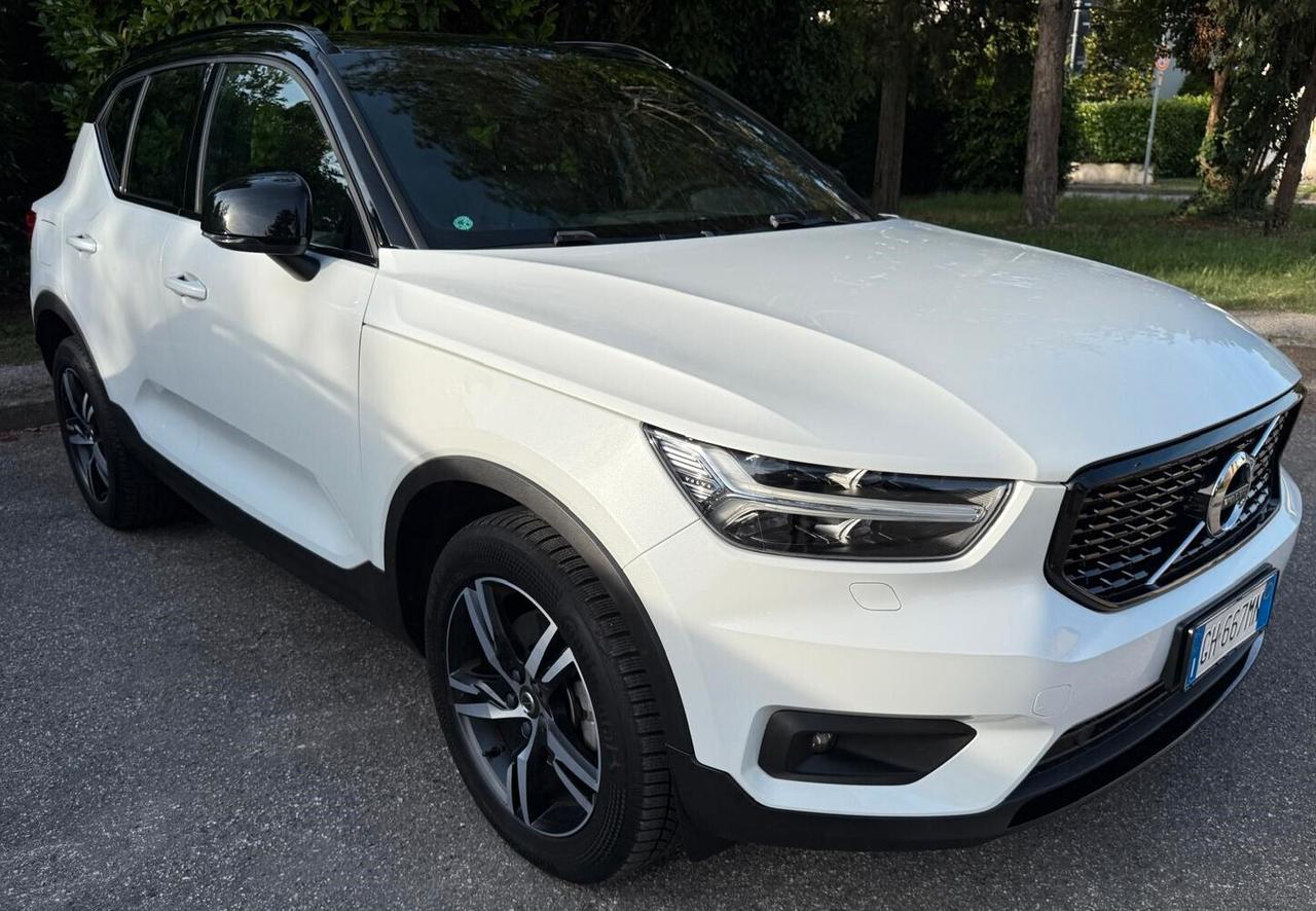 Volvo XC40 B4 AWD HYBRID Geartronic R-Design