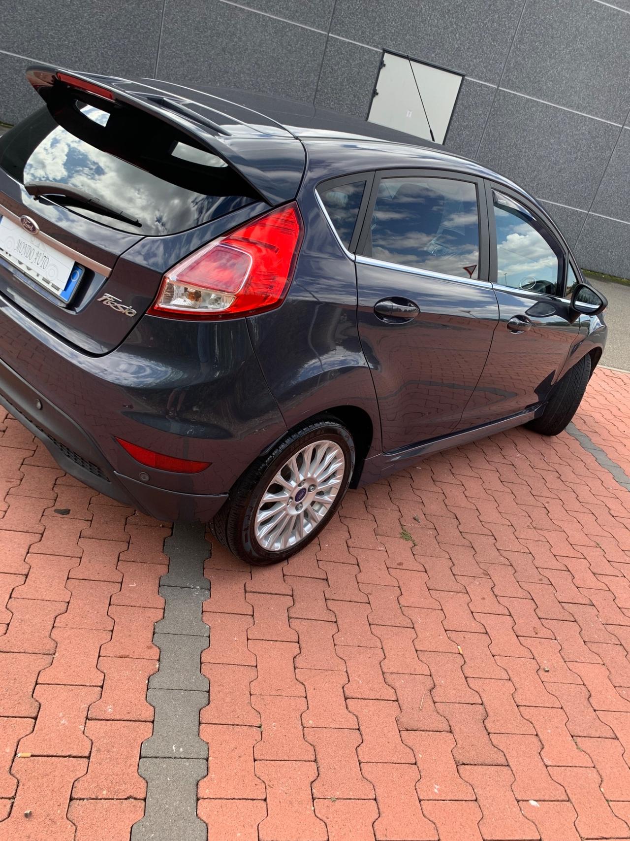 Ford Fiesta 1.4 5p. Bz.- GPL Titanium