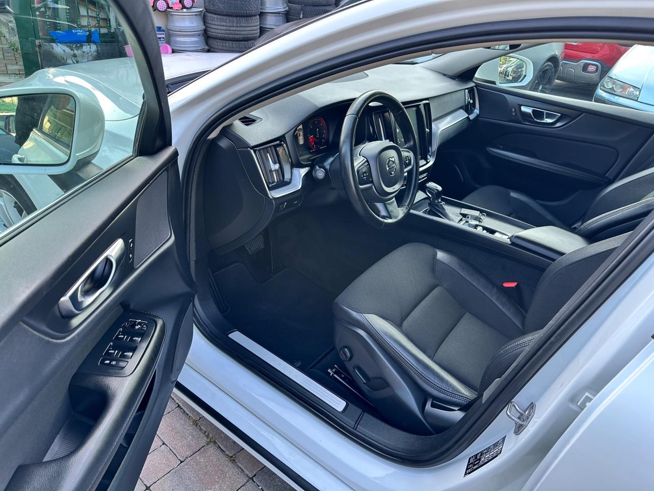 Volvo V60 D4 Geartronic R-design