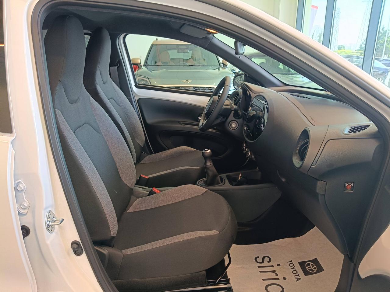 TOYOTA Aygo X 1.0B ACTIVE MT - MY24