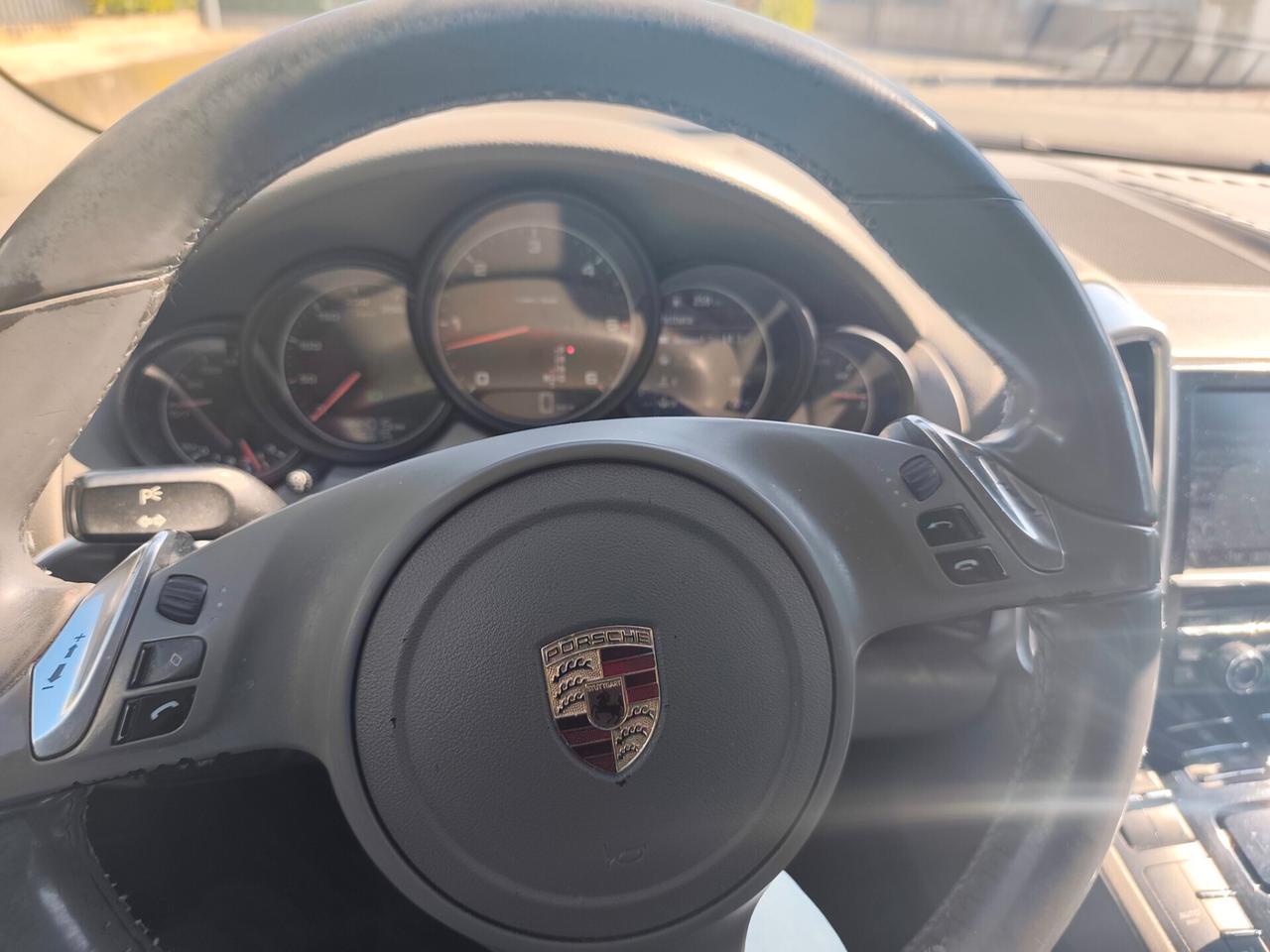 Porsche Cayenne 3.0 Diesel lavori certificati