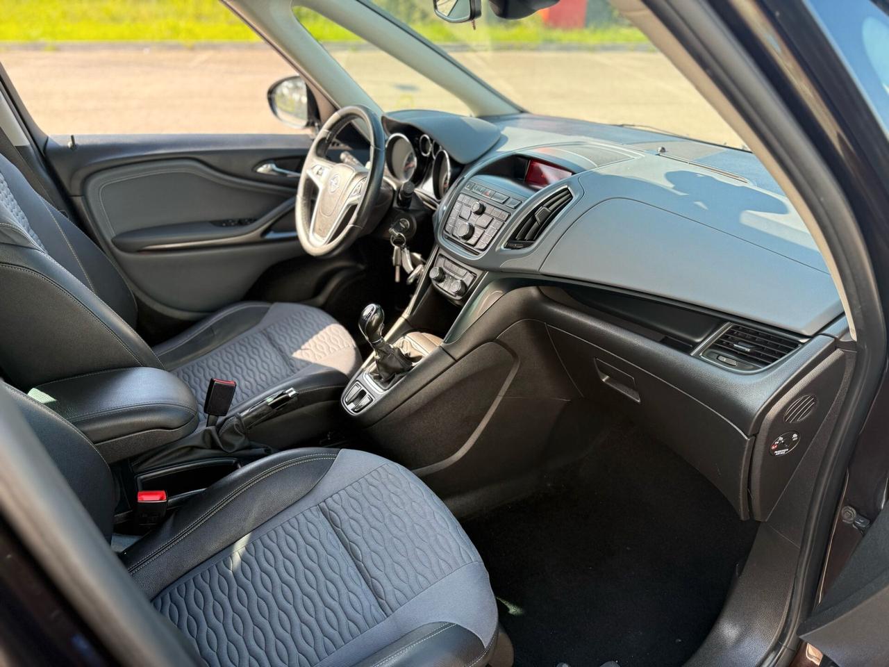 OPEL ZAFIRA 1.6 TURBO METANO 2014 12 MESI DI GARANZIA