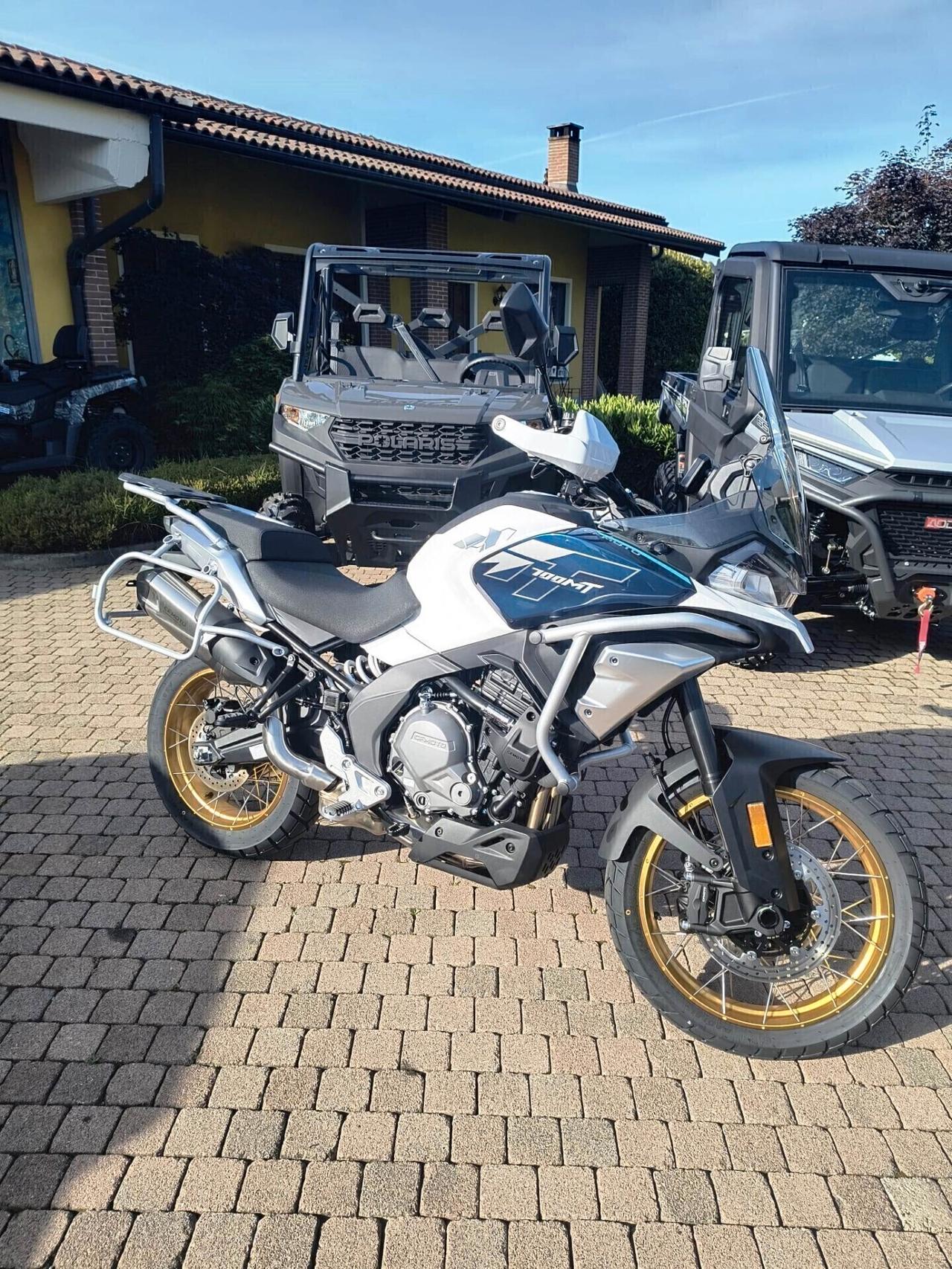 CFMOTO MT 700 ADV
