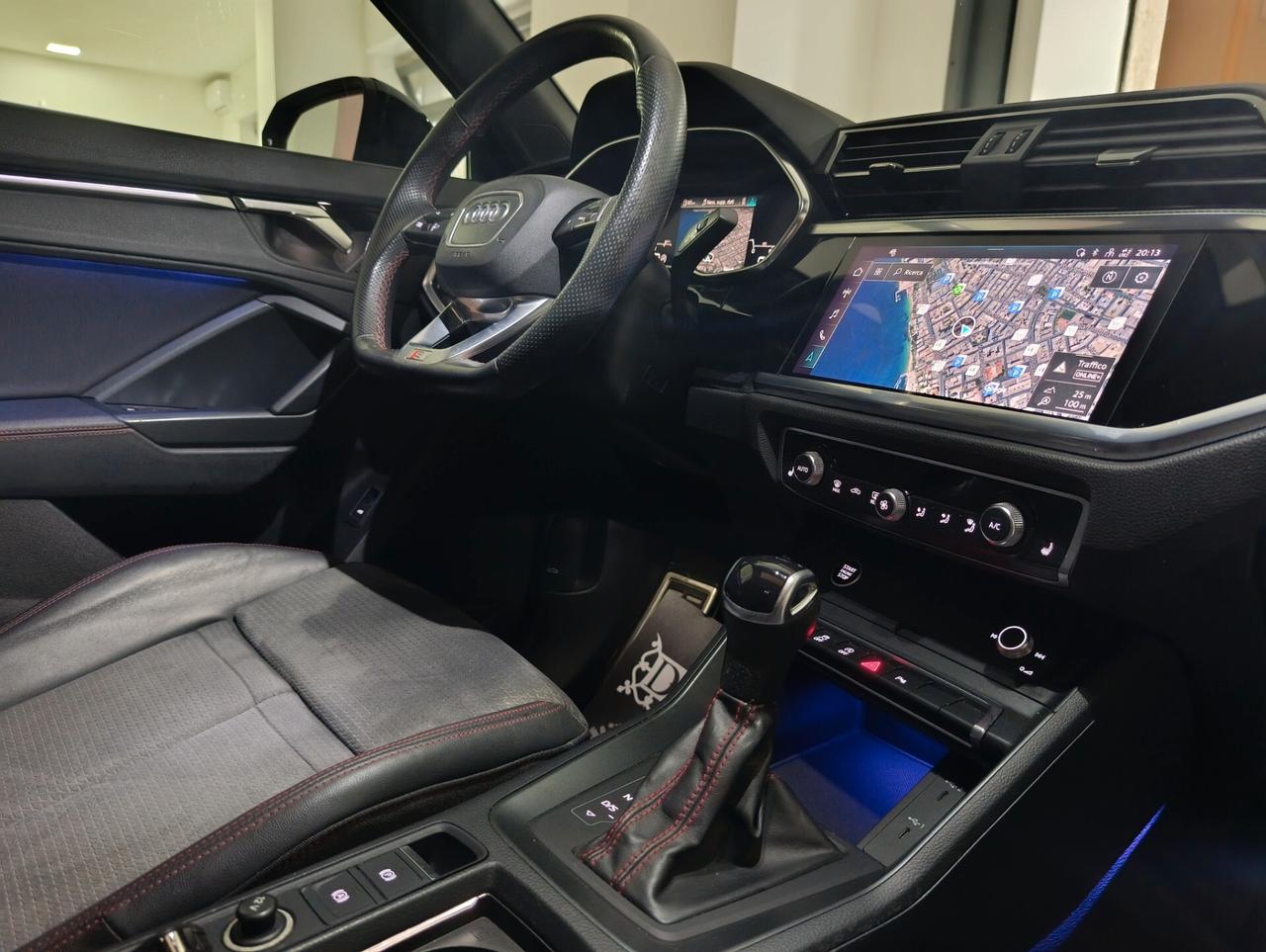 Audi Q3 35 TDI S tronic Identity Black