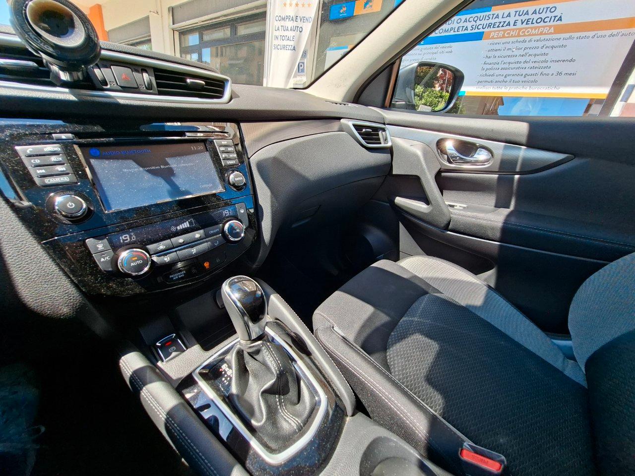 Nissan Qashqai 1.6 dci N-Connecta 2wd 130cv tetto panorama
