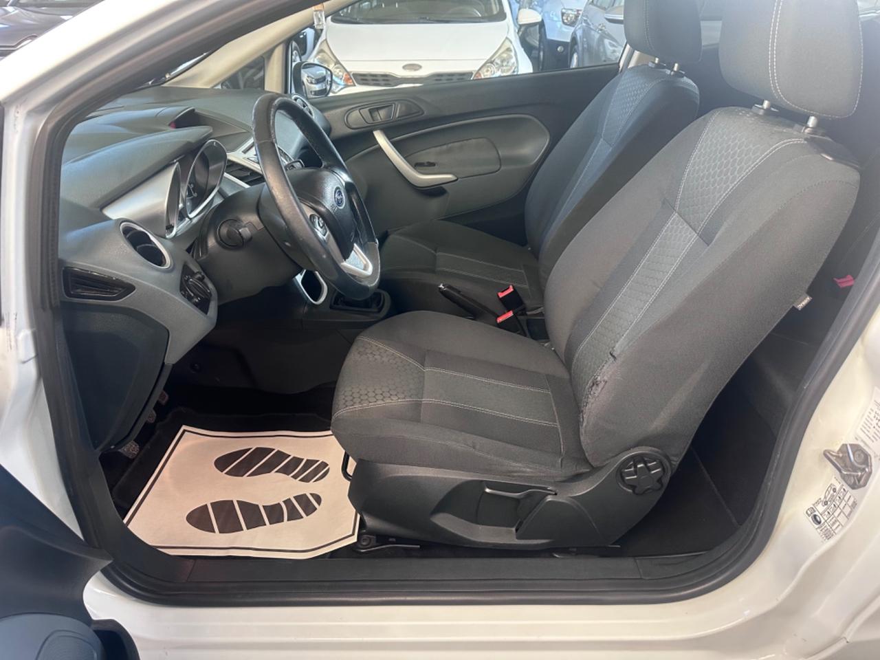 Ford Fiesta 1.4 TDCi 70CV 3 porte Titanium