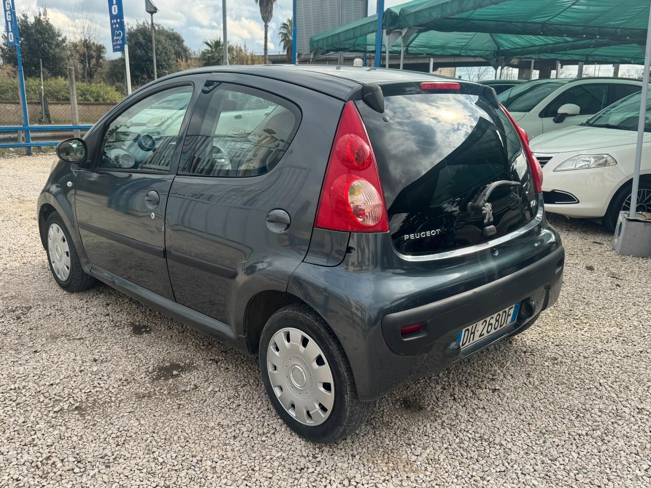 Peugeot 107 1.0 68CV 5p. clima idroguida 2007
