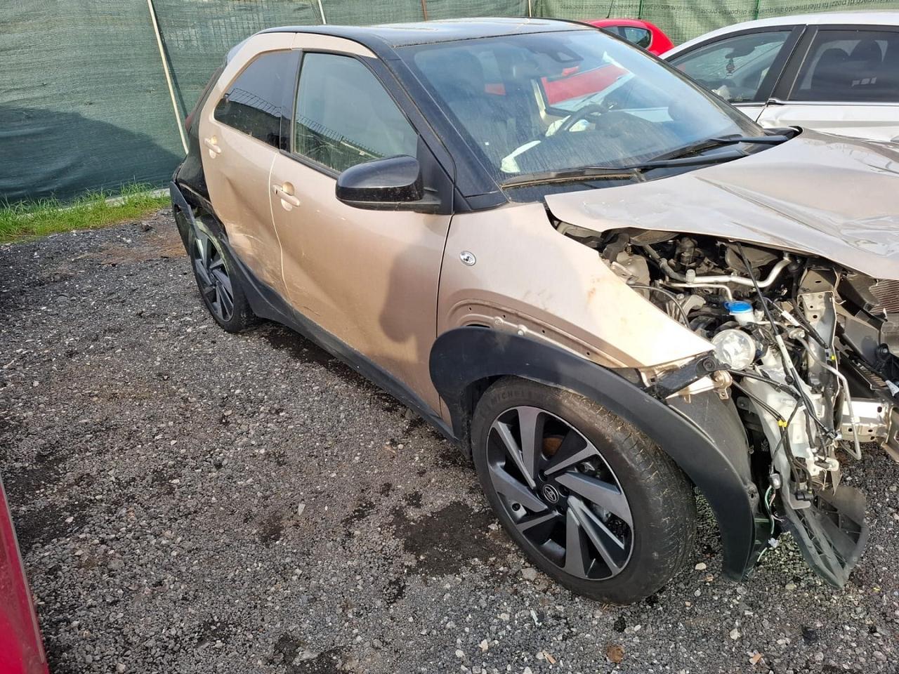 AYGO X POCHI KM SINISTRATA 2022 AUT