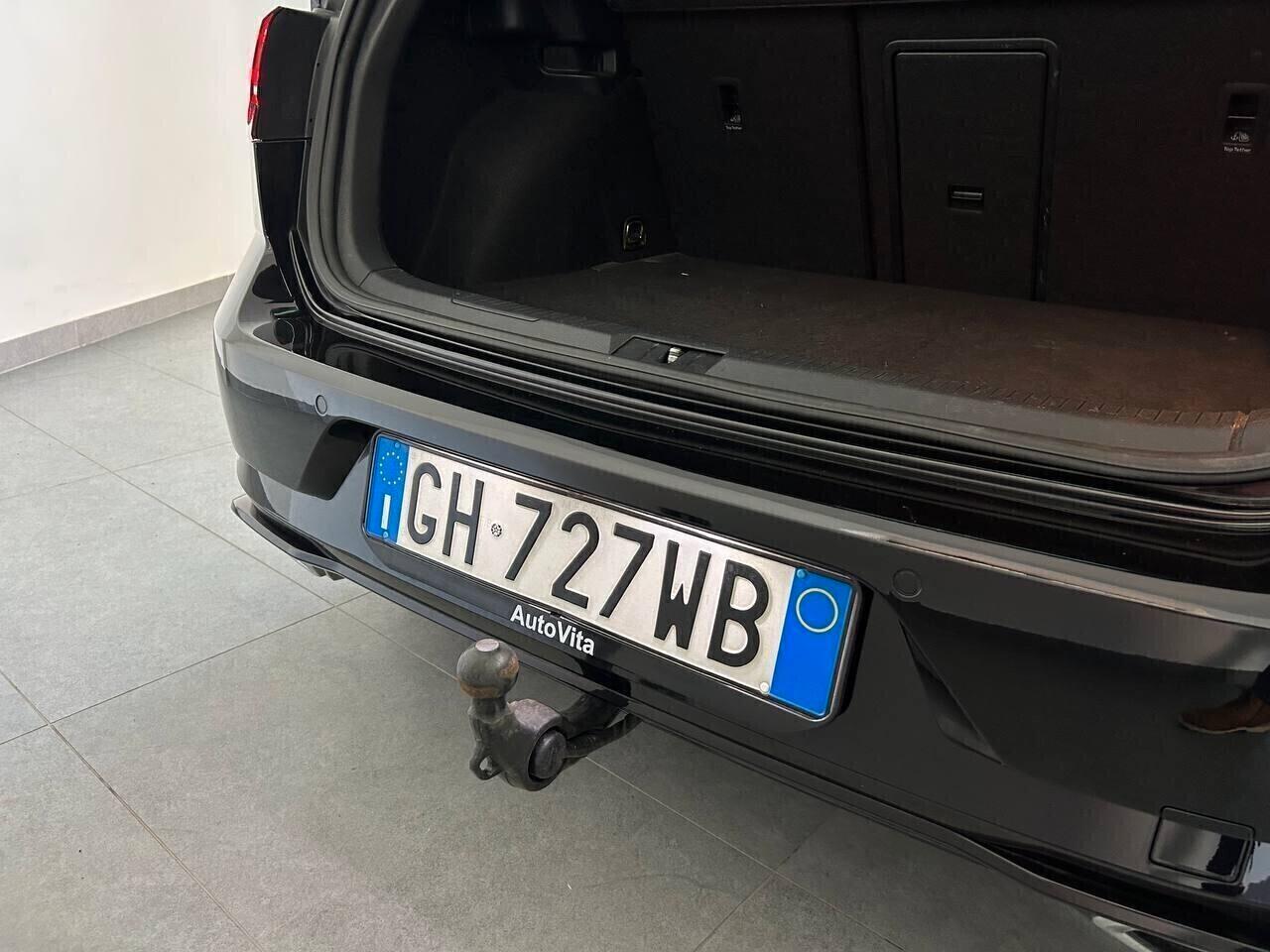 Volkswagen Golf 2.0 TDI DSG 5p. Sport R-LINE