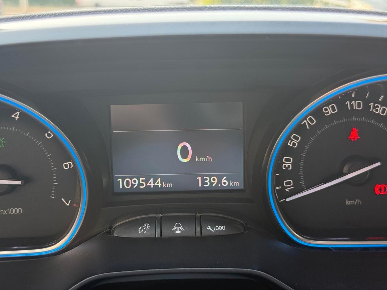 Peugeot 2008 PureTech 82 Allure ***NAVIGATORE*OK NEOPATENTATI***