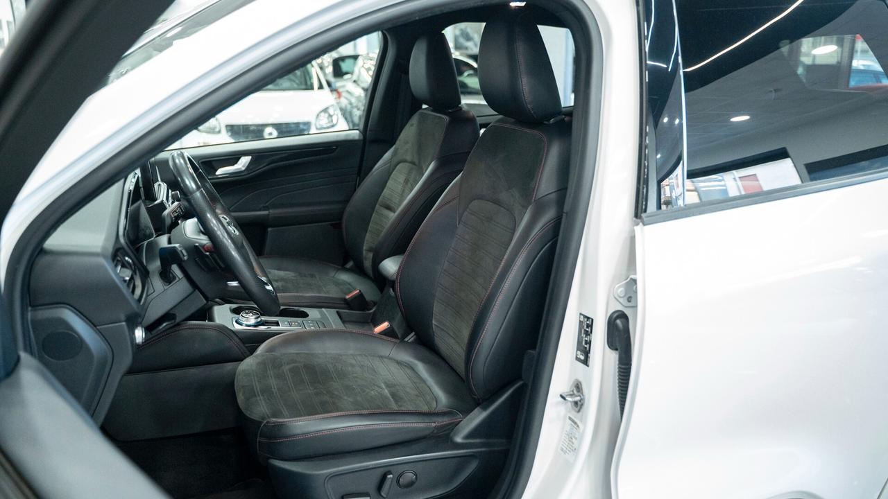 Ford Kuga 1.5 ECOBLUE ST-LINE X 120CV AUTO NAVI ED PELLE FULL OPTIONAL