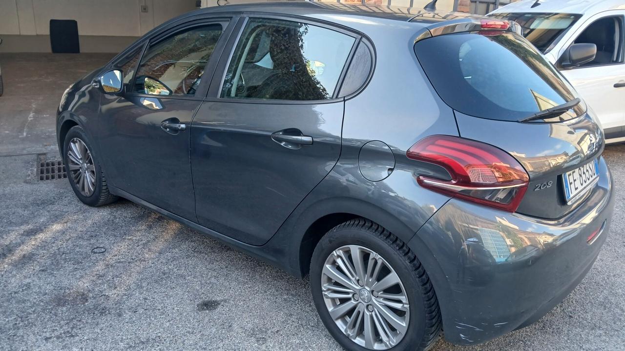 Peugeot 208 PureTech 82 5 porte Allure