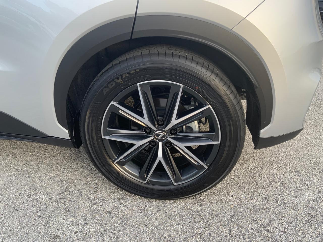 Lexus LBX Hybrid 4WD Cool