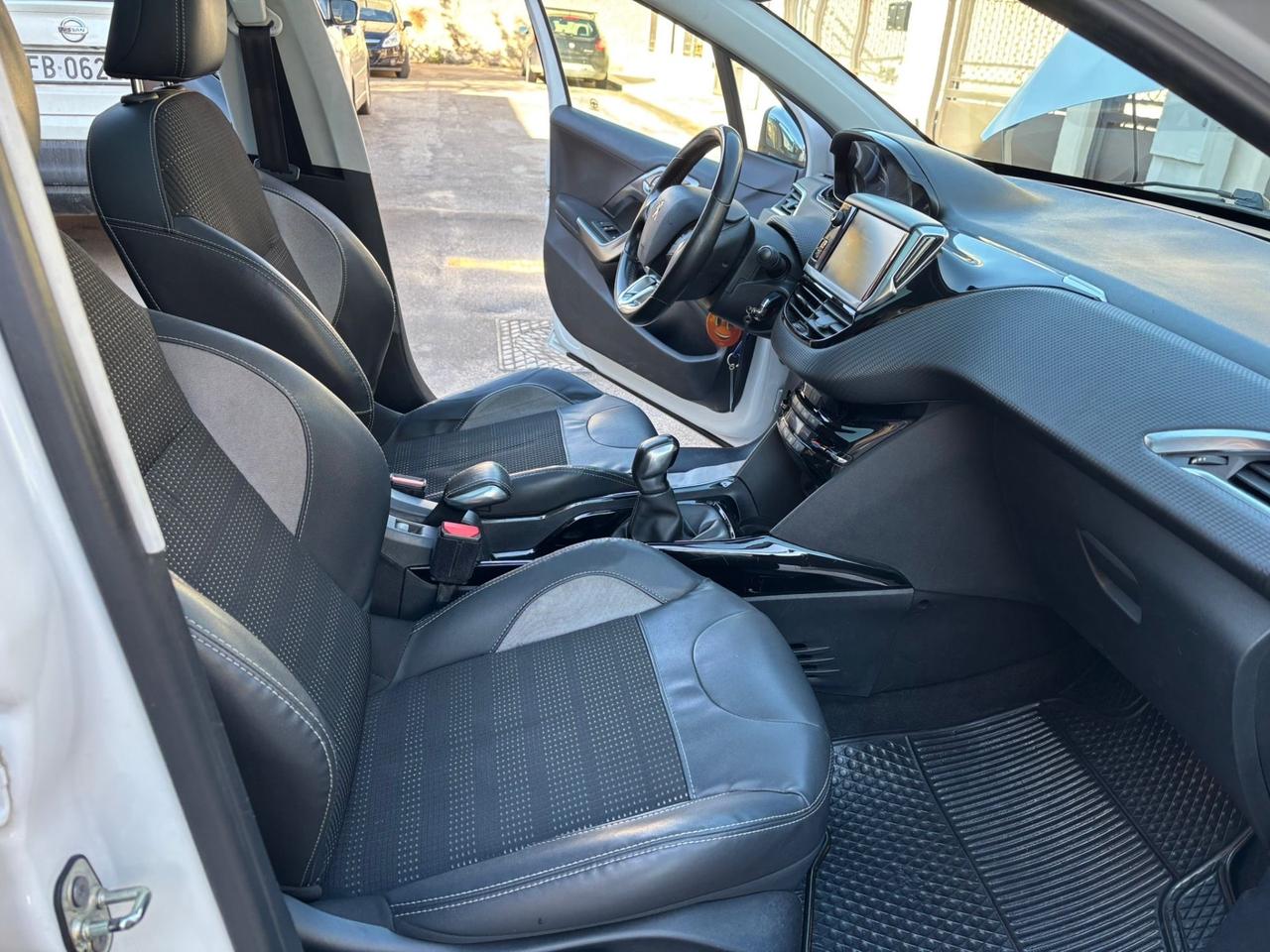 Peugeot 2008 1.6 e-HDi 92 CV Stop&Start Allure TETTO