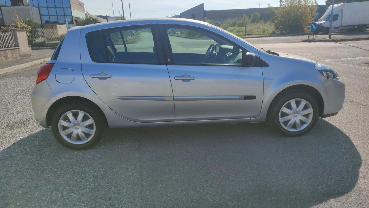Renault Clio 1.2 16V 5 porte NEOPATENTATI - 2012