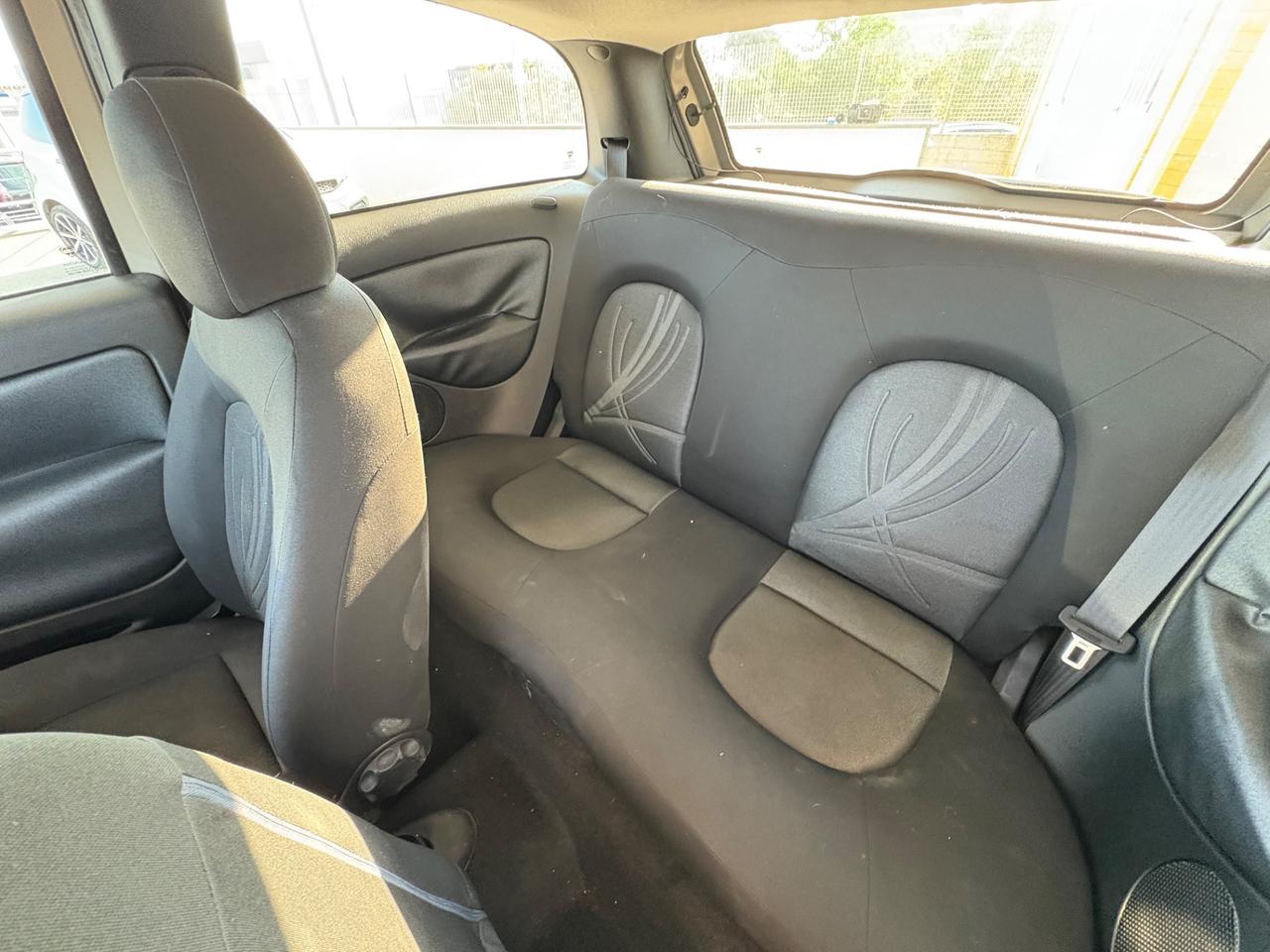 Lancia Ypsilon 1.2 69 CV Unyca