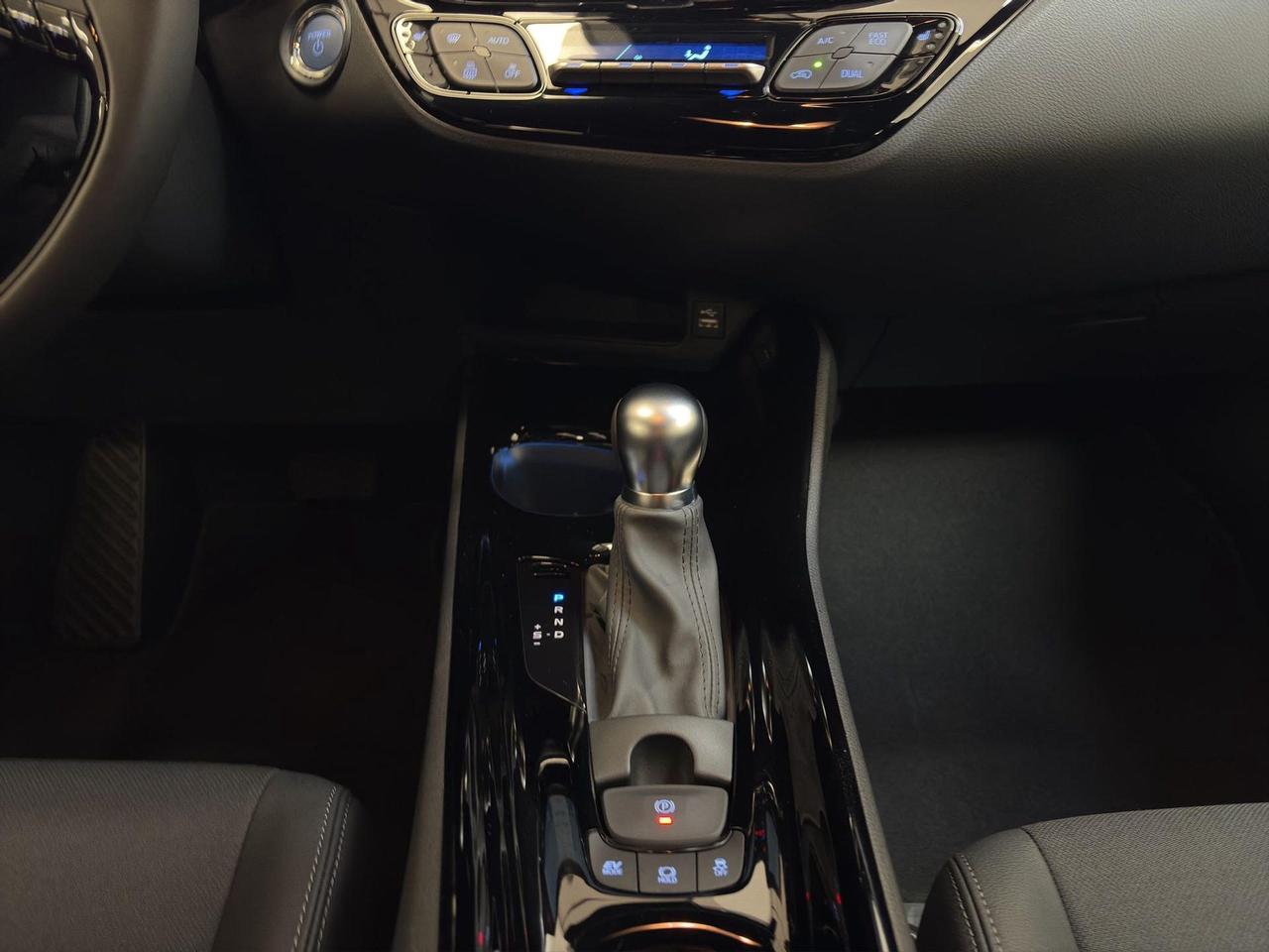 Toyota C-HR 2.0h More Business e-cvt