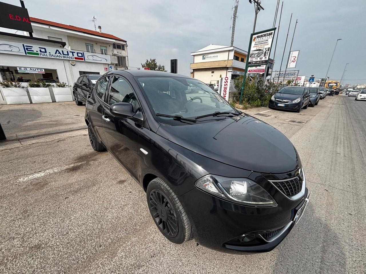 Lancia Ypsilon 1.0 FireFly 5 porte S&S Hybrid Gold