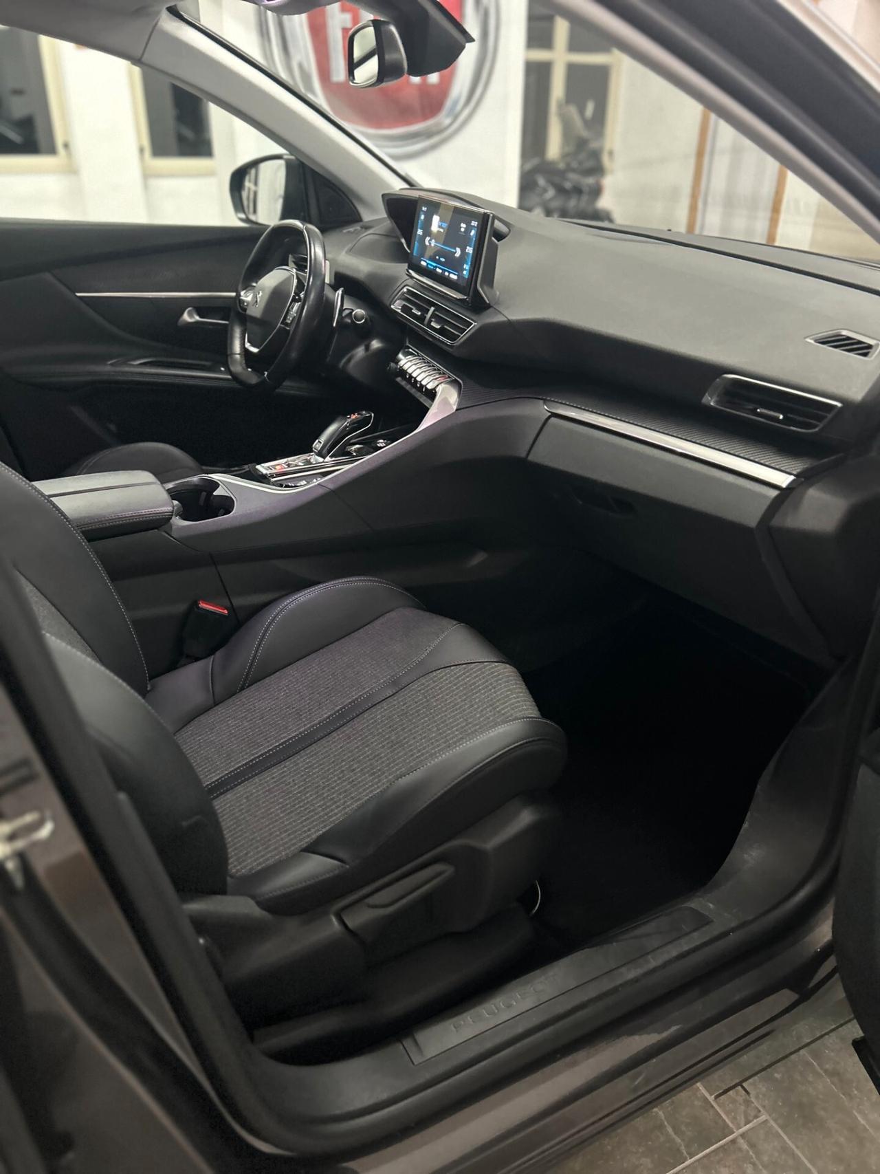 Peugeot 3008 BlueHDi 130 S&S EAT8 Allure Pack