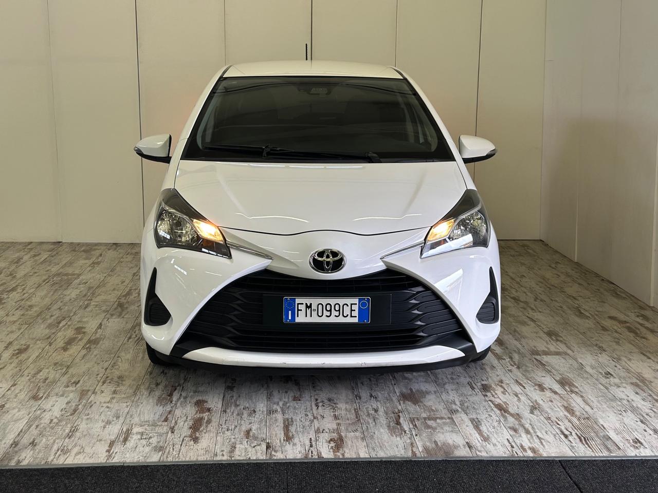 Toyota Yaris 1.0 Benzina 5 porte Ok Neopatentati