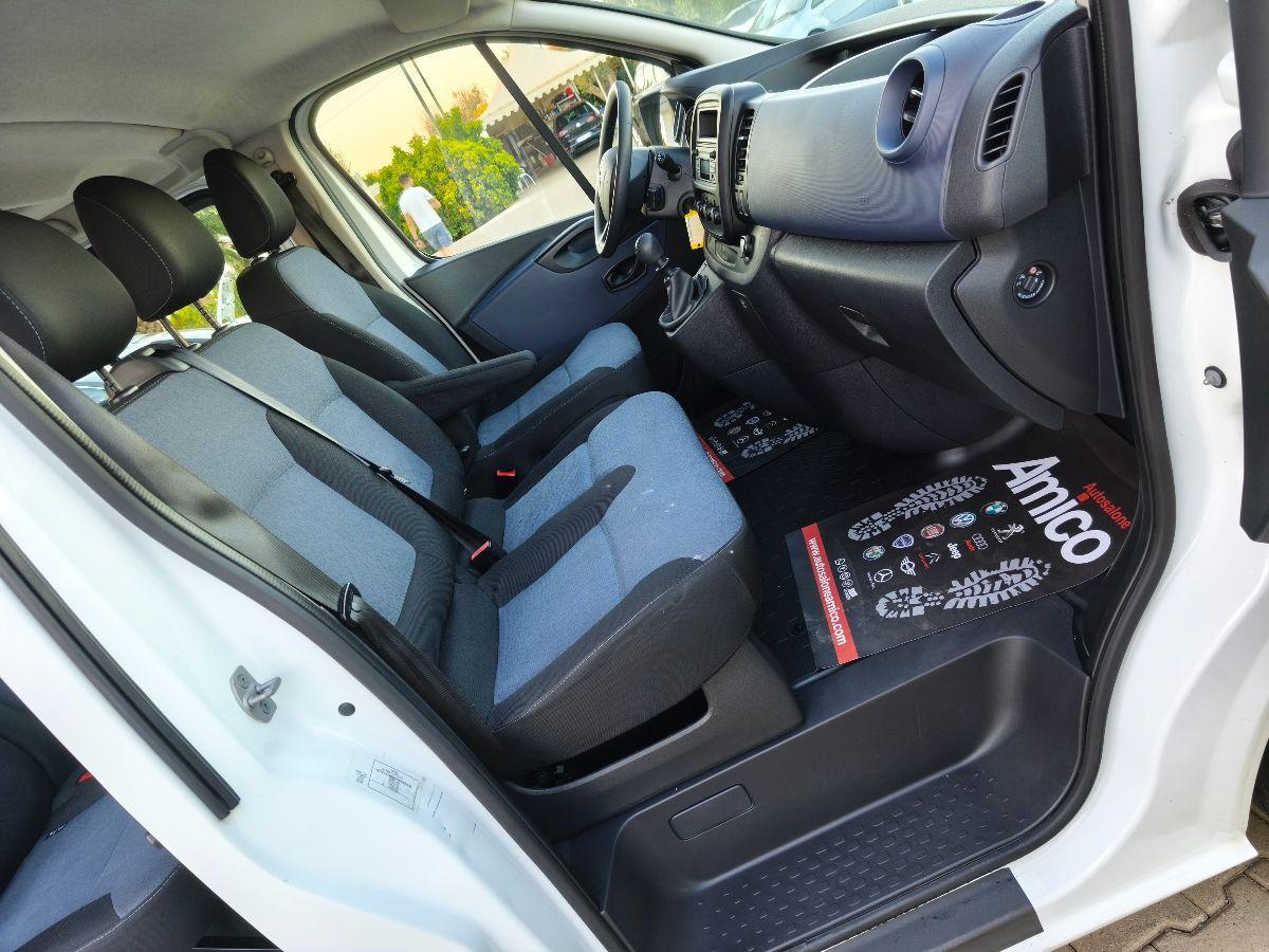 OPEL VIVARO 9 POSTI PASSO LUNGO + GANCIO