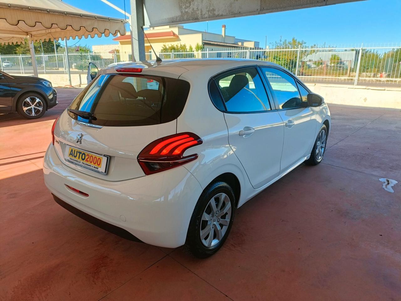 Peugeot 208 BlueHDi 75CV 5 porte 2017 RESTYLING