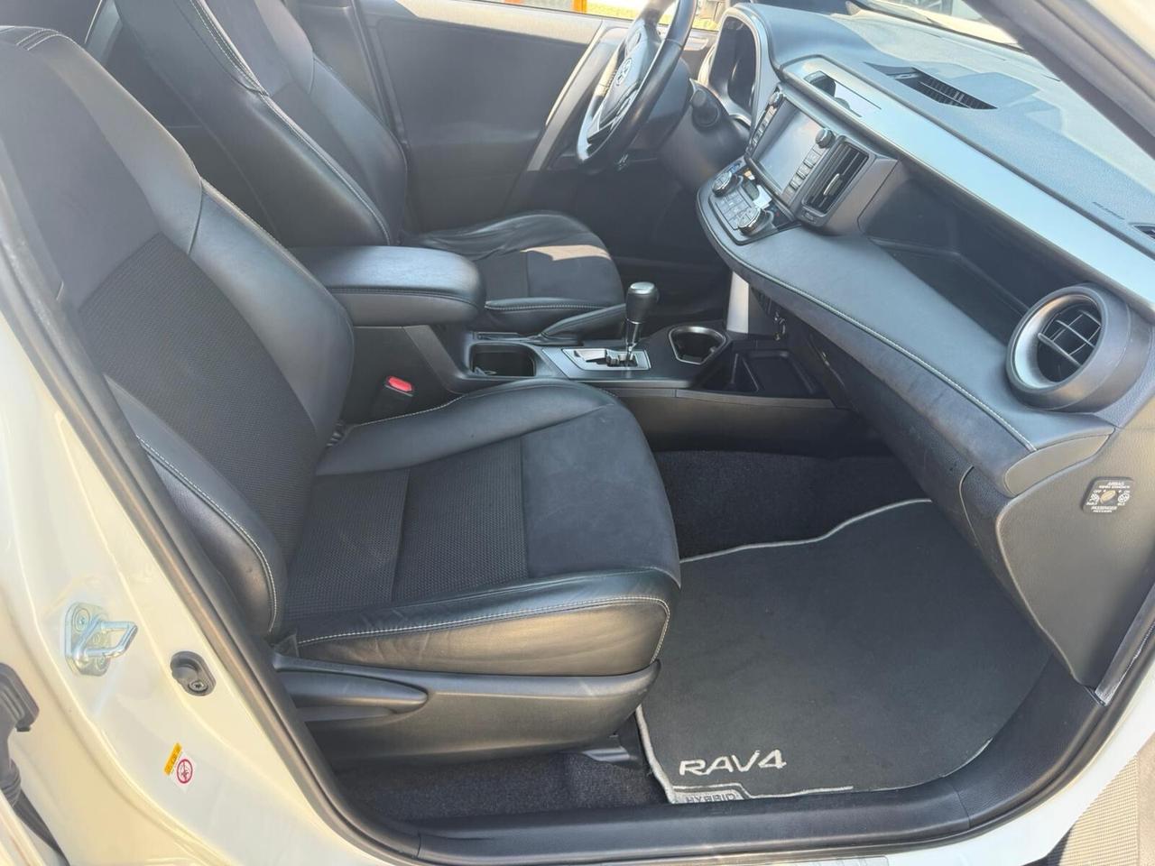 Toyota RAV 4 2.5 Hybrid 2WD Lounge