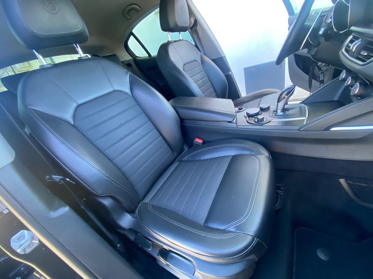 Alfa Romeo Stelvio 2.2 Turbodiesel 180 CV AT8 RWD Super