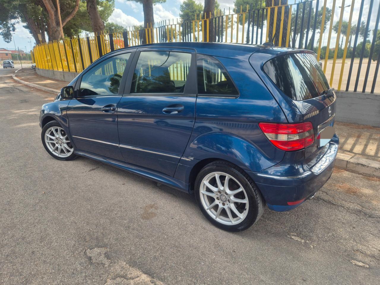 Mercedes classe B 180 SPORT 109CV ANNO 2010